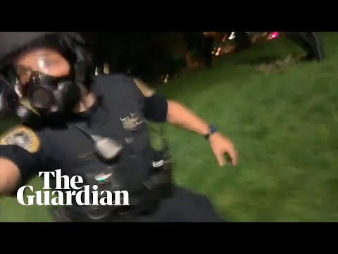 Police in Iowa pepper-spray journalist in eye as she identifies herself as press - Police in Iowa pepper-spray journalist in eye as she identifies herself as press