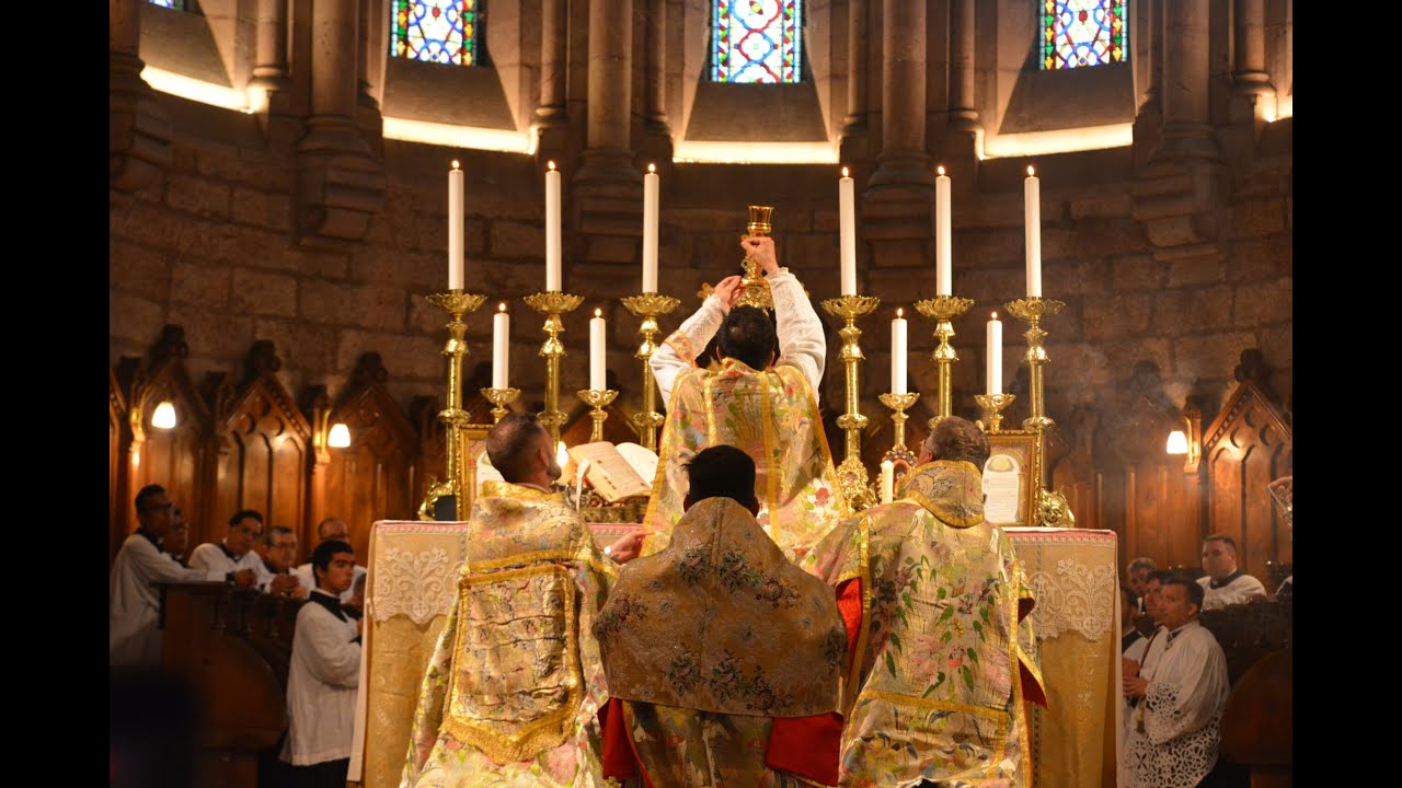 Santa Misa Solemne en la Basílica de Covadonga-Peregrinación Nuestra Señora de la Cristiandad,España