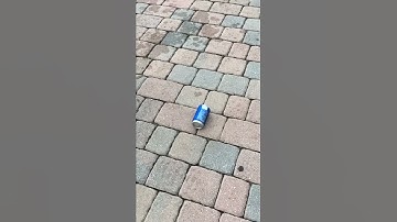 Destroying soda can with an axe!!