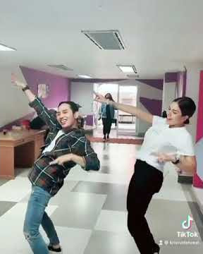 Nyai crazy nikmir real joget tiktok bareng Krishna #nikitamirzanimawardi_172#viral#ayutinting