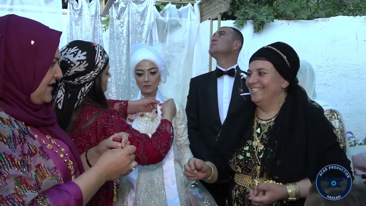 HAKKARİDE TAKI MERASİMİ 🔥🔥🔥🔥 GELİNE REKOR ALTIN VE PARA TAKILDI 😍 (TAKI TÖRENİ ) 🔥🔥