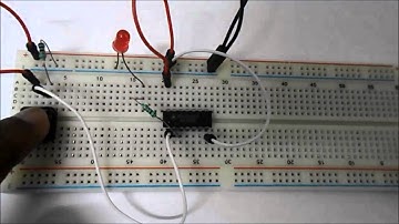 Schmitt Trigger Gate