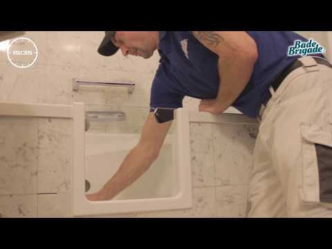 die-preiswerte-alternative-zum-duschumbau----einbau-einer-badewannentür-in-die-wanne.