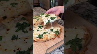 WHITE NAAN PIZZA | #pizza #cookingathome #recipe #foodie