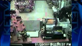 Video Shows Men Stealing Beer From Store