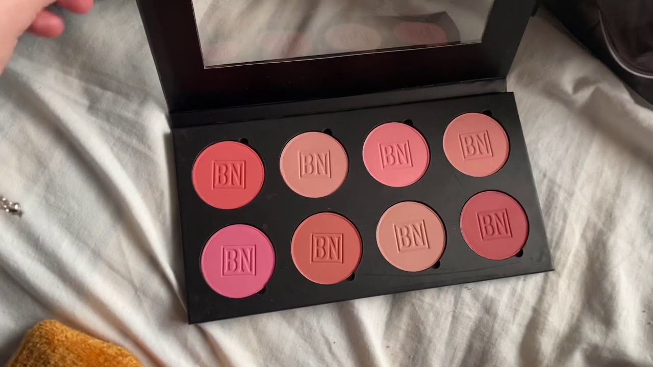 What’s in my Makeup Kit YouTube