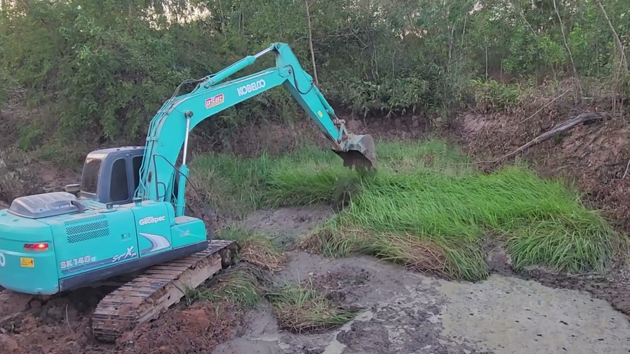 สระลูกนี้มีแต่ปลาตัวใหญ่ๆทั้งนั้นเลย