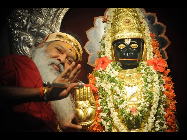 Hanuman Chalisa for Parayana - 11 times by Sri Ganapathy Sachchidananda Swamiji class=