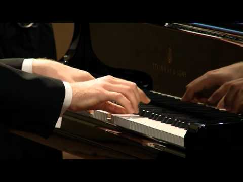 Putar Sonata in D Minor, K. 213: Andante - Ennio Morricone
