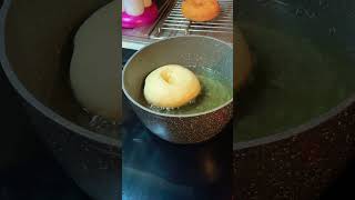 Donuts කන්න කැමති අයට ලේසියෙන්ම donuts