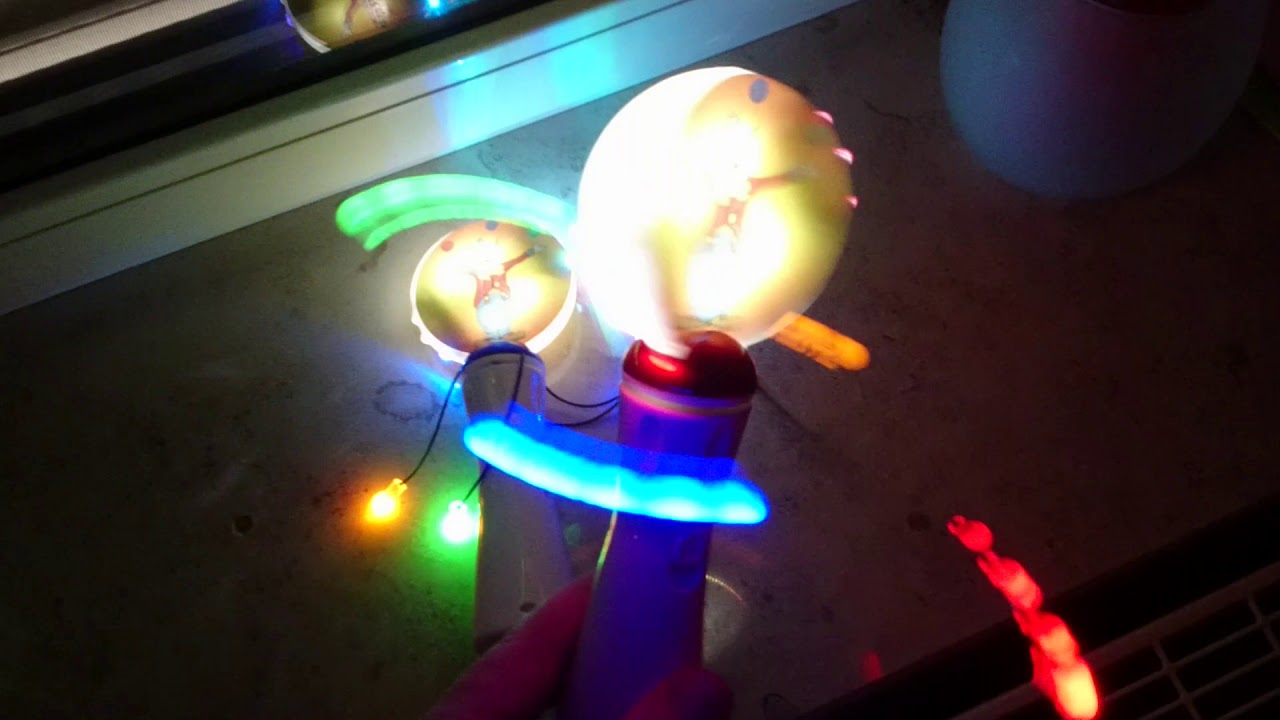 LED ROTOR MEGA WIRBLER SPACEBALLS 2 fliegende BÄNDER bunte LEDs BLAU