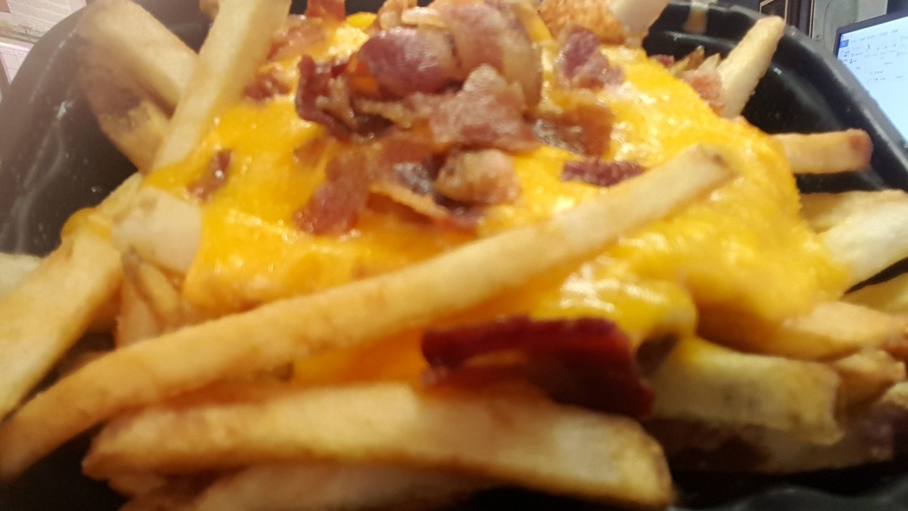 ASMR/WENDYS BACONATOR FRIES🥓 YouTube