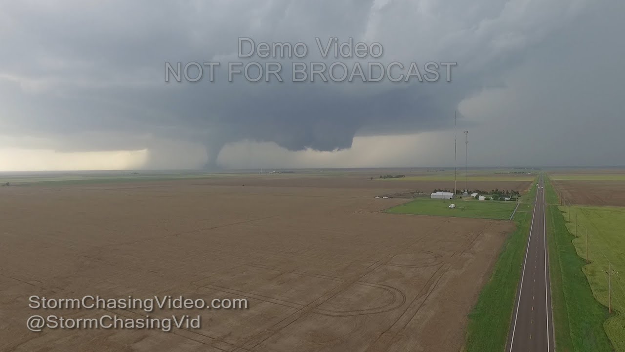 5/24/2016 Brian Barnes video of the Dodge City KS Tornado Outbreak