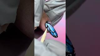 Крылья бабочки на ногтях/ градиент с перламутровым гелем / летний маникюр дизайн на лето