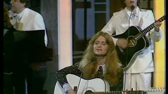 Nicole sings "Ein Bißchen Frieden" Nicole sings "Ein Bißchen Frieden"