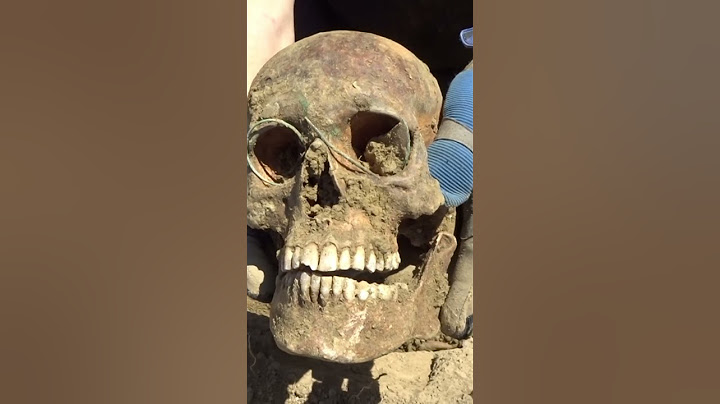 German soldier found still wearing glasses - WWII exhumations