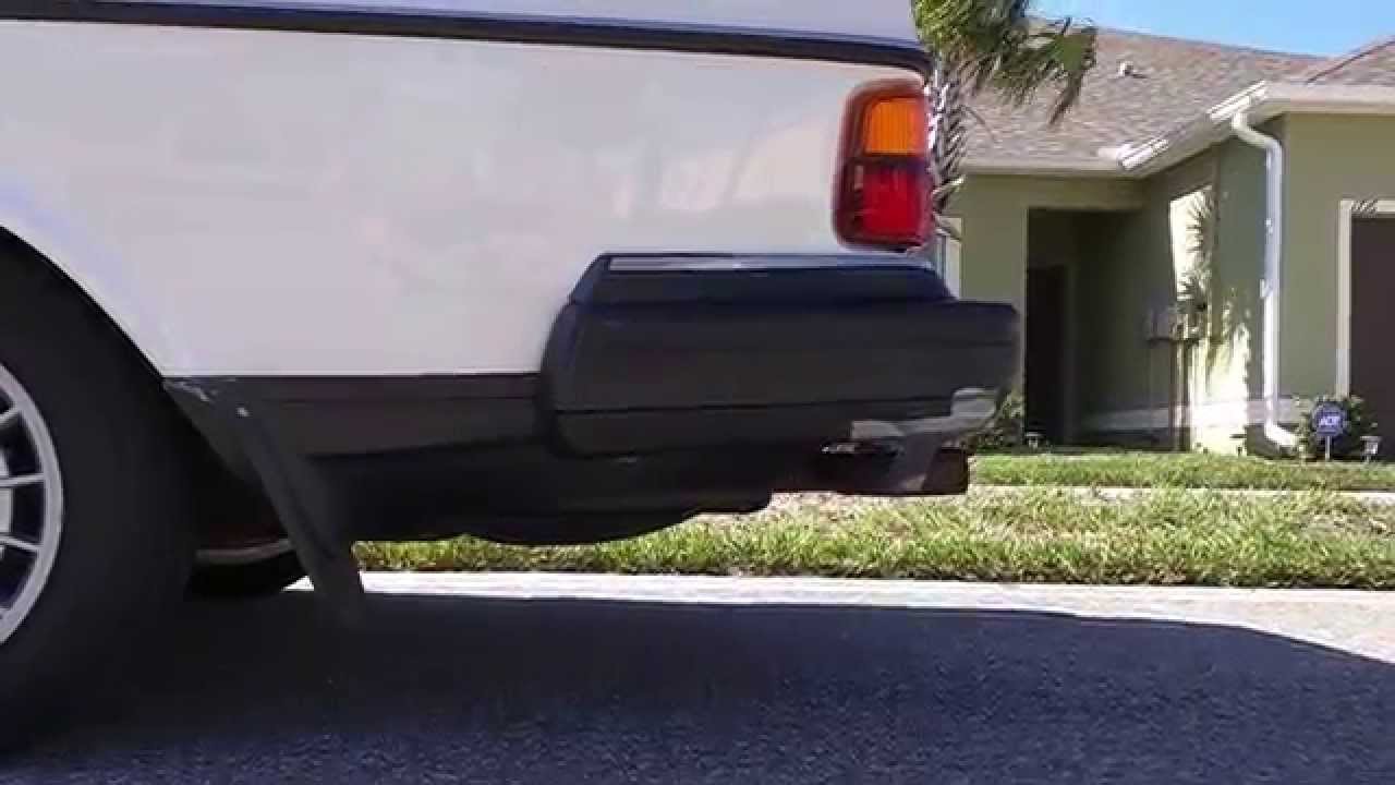 Volvo 240  sounds with a broken muffler