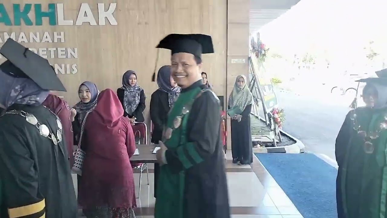 Wisuda ke - 9 Universitas Nahdlatul Ulama Al Ghazali Cilacap Tahun 2025 || Fitri Lestari, S.Pd.