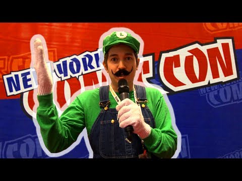 LuigiI VS. Sonic at Comic Con!