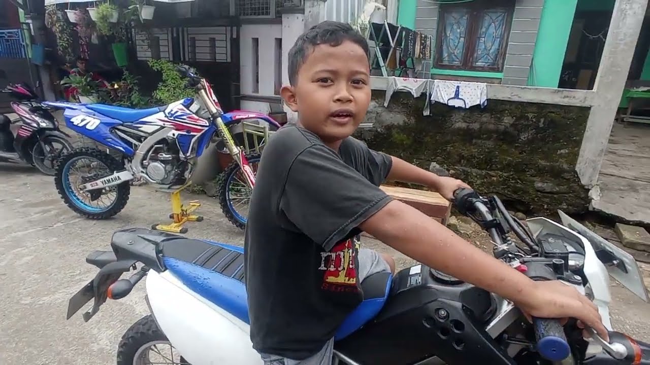 TEST RIDE KLX 150S STANDARD DELAER