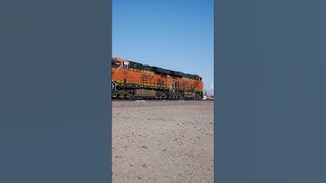BNSF 4227 & BNSF 4229 EB MP 737 NEEDLES SUB #railway #bnsftrains #bnsf