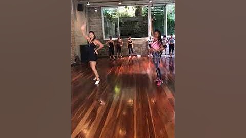 Aula de Samba no Pé - Kellyn Rosa