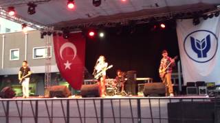 Smyrnians - Holiday (Green Day cover) Live At Yaşar University