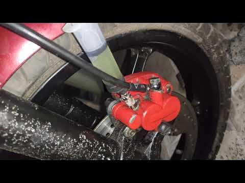 Датчик скорости ктм. Задний тормоз эндуро. Как прокачать передние тормоза на эндуро. Передний тормоз ирбис ттр 125. Тормоз гидравлический квадроцикла.