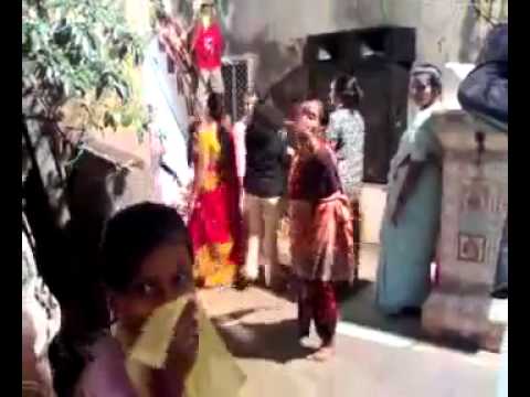 indian-amma-lady-funny-dance--really-funny