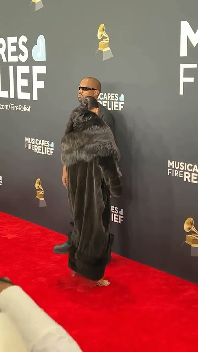 Kanye West took his wife in a revealing outfit to the Grammys. 💥 #kanyewest #grammy2025