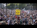 MANIFESTAÇÃO PELO CLIMA REÚNE MILHARES DE PESSOAS EM PARIS.