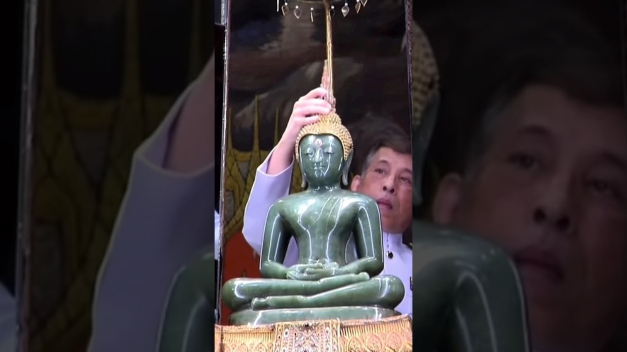 His Majesty King Rama X changed the costume of the Emerald Buddha 