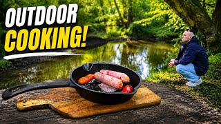 Outdoor Camping Close River with Fisch and Animals River and Nature