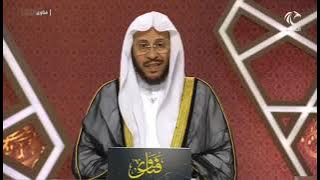 والدتي تخرج متبرجة و والدي لا يفعل شيء. هل أنا ديوث؟