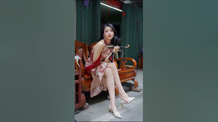 大姑娘抽烟袋 - 天天要闻