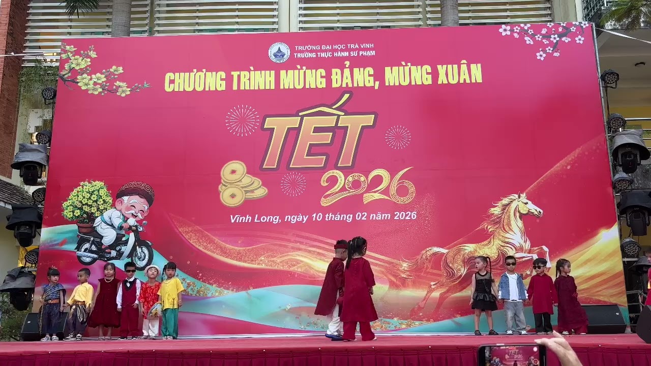 Quang Lộc thời trang mừng Xuân 2026