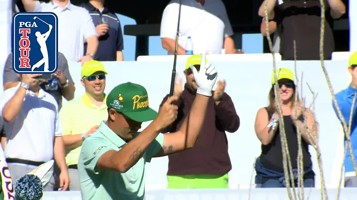 Rickie Fowler plays to crowd before birdying No. 16 at Waste Management