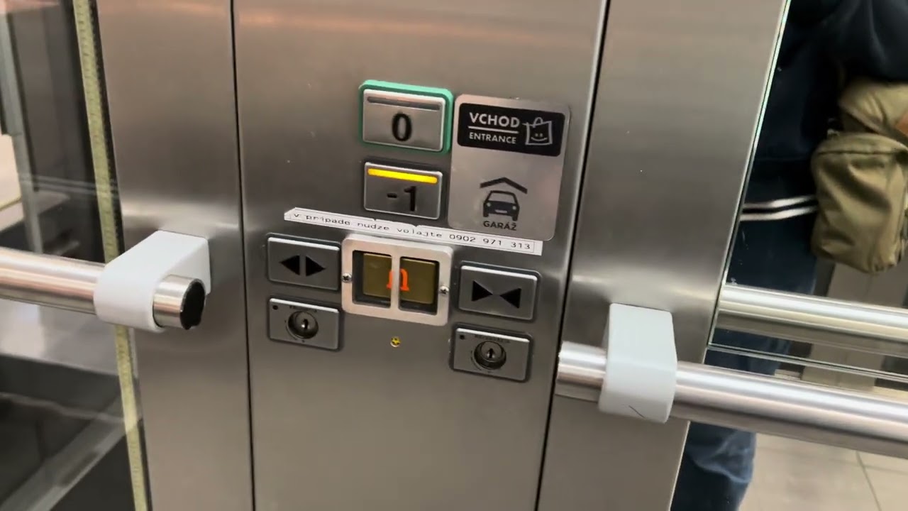 Wonderful 2006 Schindler EuroLift @Avion Shopping Centre, Bratislava, SK