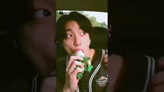 Dondurma Yiyişine Bak Sen...