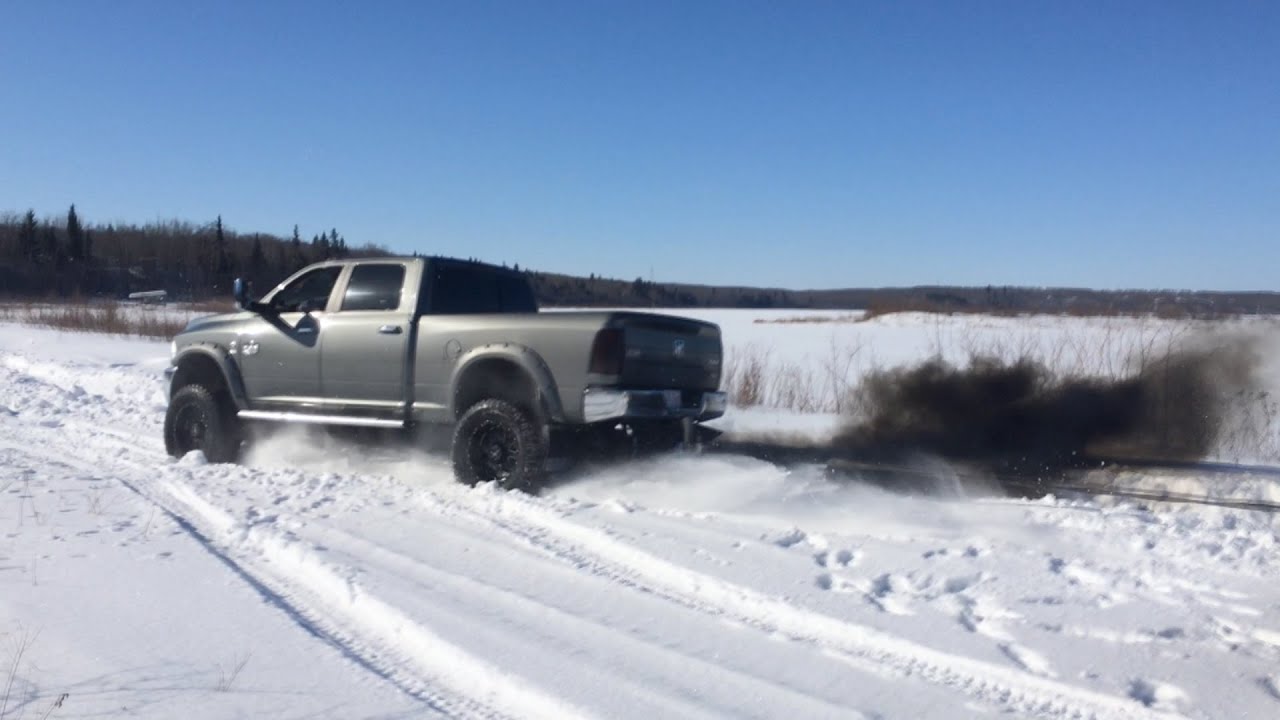 Lifted Cummins Pulls Out Stuck Duramax - YouTube