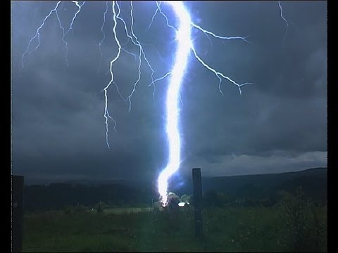 Close lightning bolt Dorrigo 27th November 2005