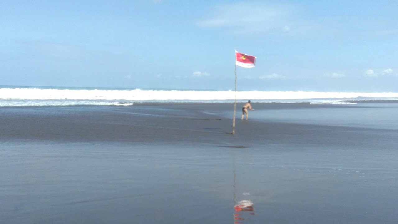 Ombak Besar Pantai Barat Pangandaran