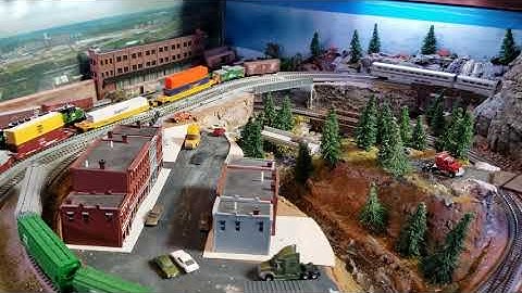 Coffee table layout Z scale