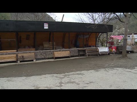 ვიზიტორების გარეშე დარჩენილი ტურისტული ობიექტები ქედაში