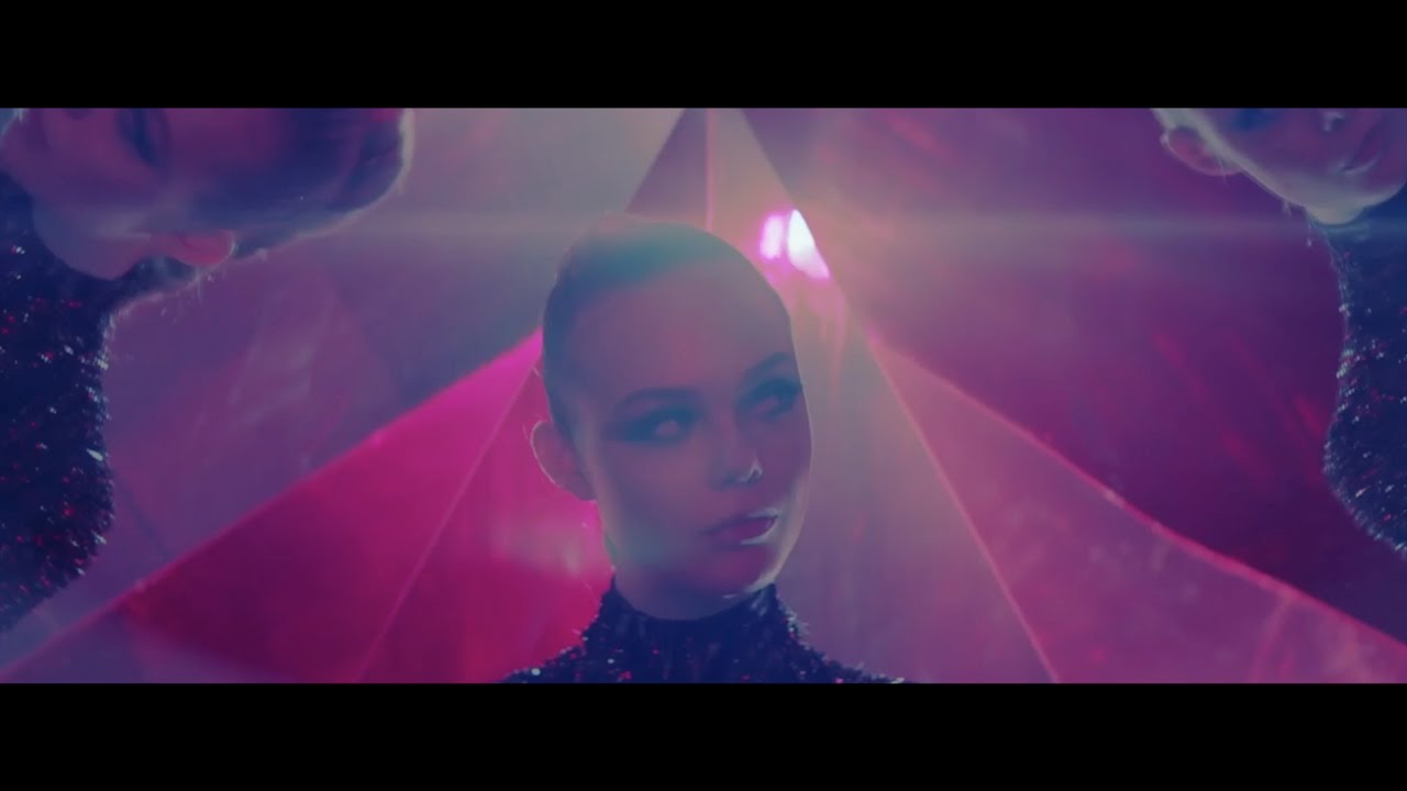 The Neon Demon: Happiness-IAMX - YouTube