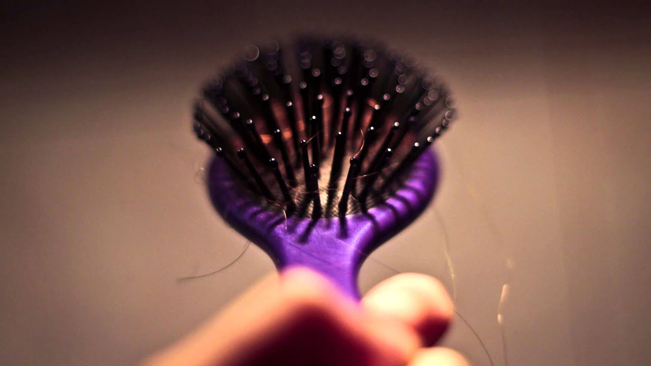 (3D binaural sound) Asmr brushing your hair