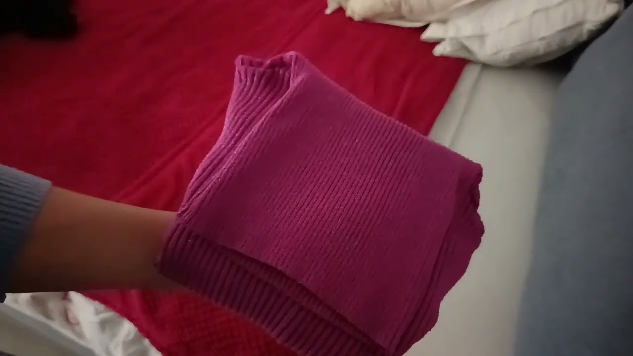 ASMR folding clothes (piego panni)