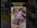 రైల్వే స్టేషన్ పబ్లిక్ లో రొమాన్స్ చేస్తూ ప్రేమజంట బలుపు వేషాలు దుమారం రేపుతున్న వీడియో | CVR NEWS