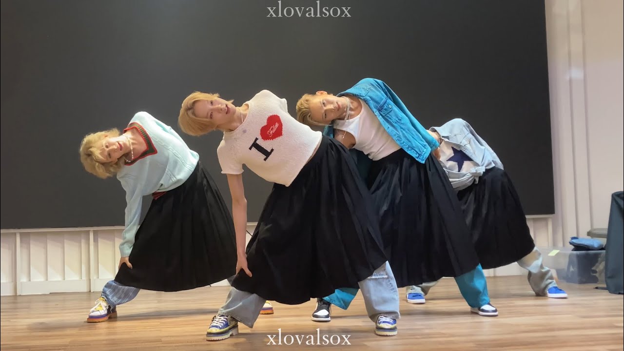 XLOV (엑스러브) - BIZNESS 250629 Fansign Performance Fullcam