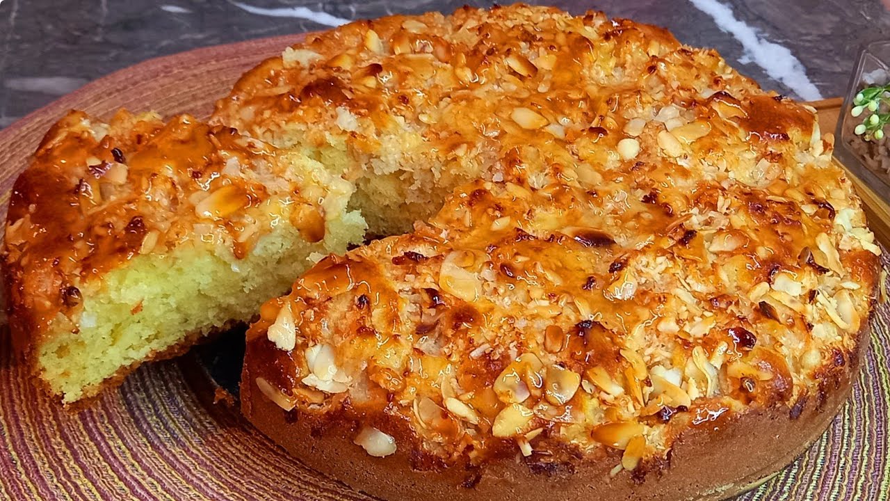 كيكة 2بيضات بحشوة خطيرة معلكة كذوب فالفم بمكون ميخطرش على بالك كتجي طالعةو هشيشة